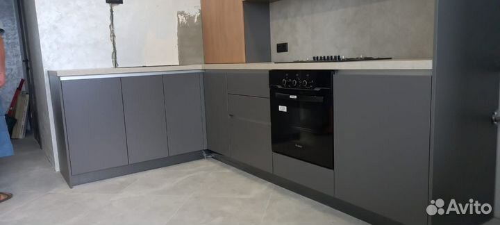 Модульная кухня на заказ в потолок