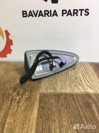 Антенна плавник на крышу Bmw X3 E83 3.0 N52 2007