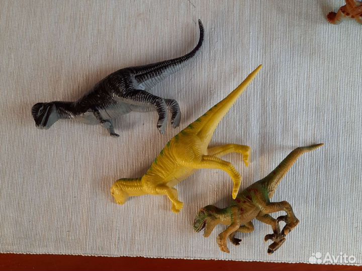 Фирменные динозавры пакетом