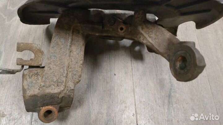 Кулак поворотный передний правый Skoda Octavia II