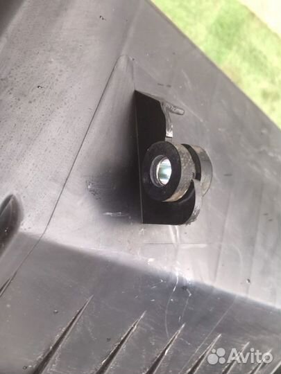 Корпус воздушного фильтра Toyota Hiace TRH214