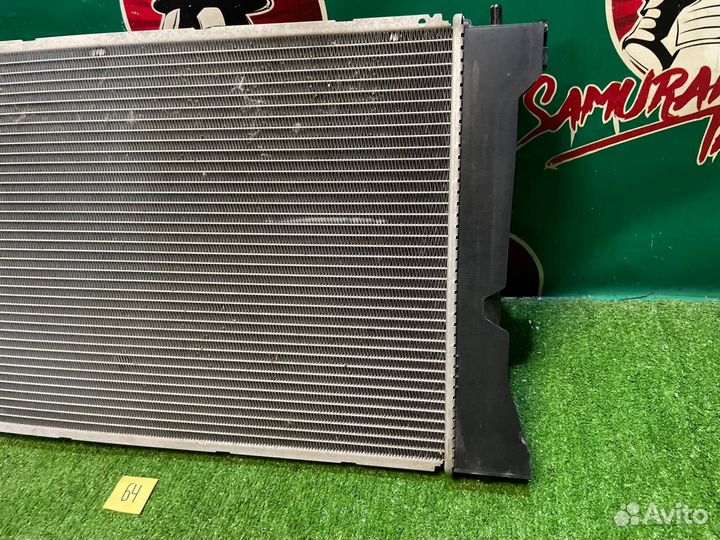 Радиатор охлаждения двигателя Toyota Avensis