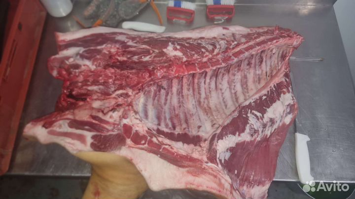 Домашняя свинина живым весом и в полутушах