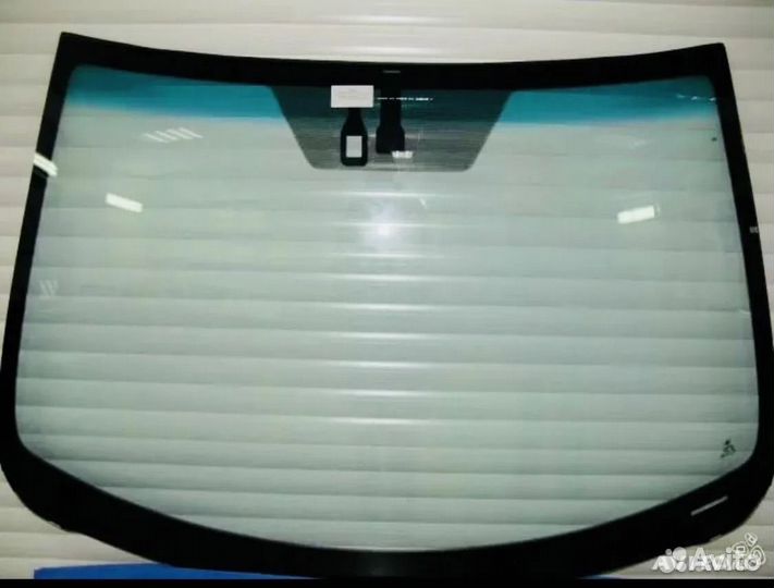 Лобовое стекло на toyota camry 70 - 75