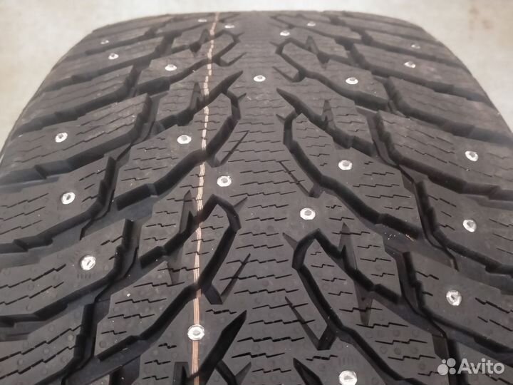 Nokian Tyres Hakkapeliitta 9 SUV 295/40 R21 111T