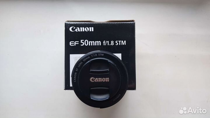 Canon ef 50mm f 1 8 stm