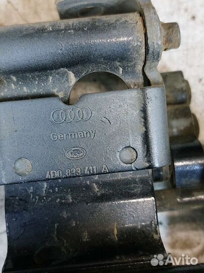 Петля двери задняя левая нижняя audi a8 d2 ауди а8