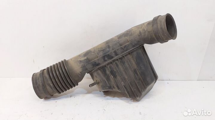 Патрубок воздухозаборника toyota Mark II X10 96-00