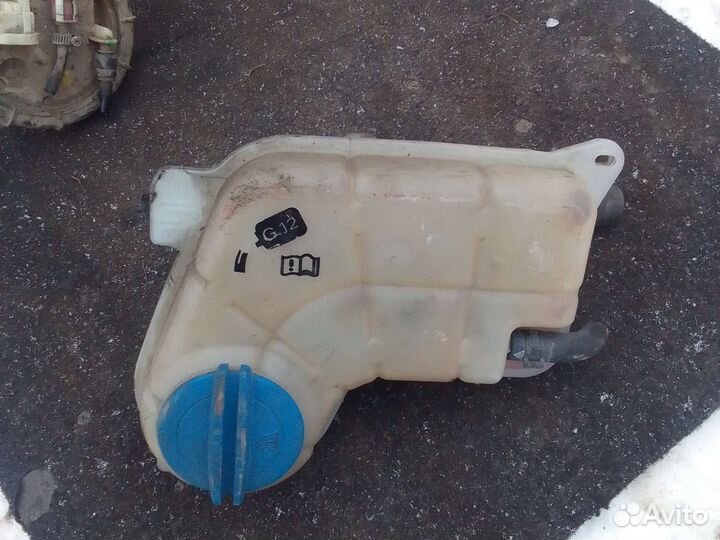 Бачок расширительный 8E0121403 б/у Audi A4 b6 b7