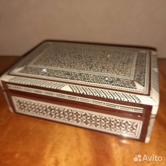 Шкатулка старинная кость