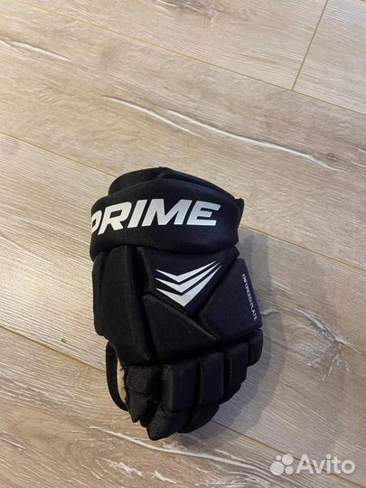 Перчатки хоккейные