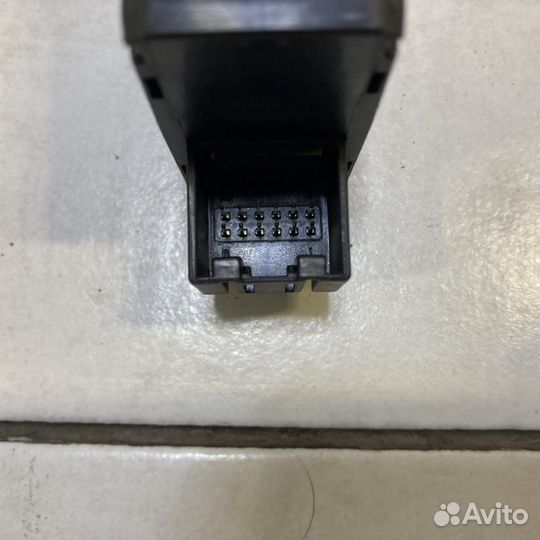 Кнопка фиксатора стояночного тормоза Audi A6 C7 4G