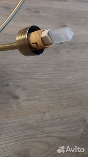 Люстра с лампами. Без плафонов