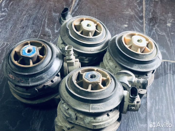 Опора двигателя Audi A8 S8 2003-2010 4E0199381