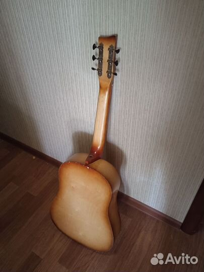 Акустическая гитара