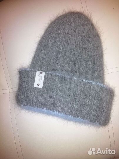 Шапочка женская вязаная двух сторония из ангорки