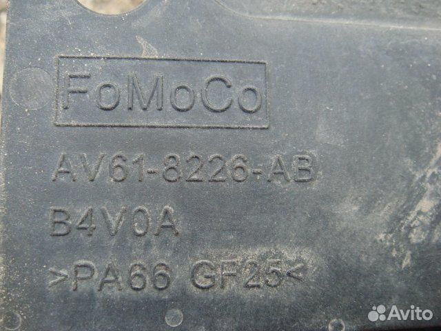 Форд Фокус 3 кронштейн радиатора верхний 11-16 CB8