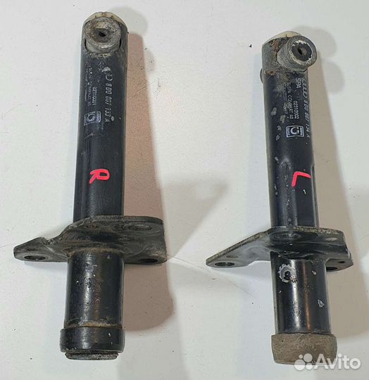 Кронштейн переднего бампера левый Audi A4 B5