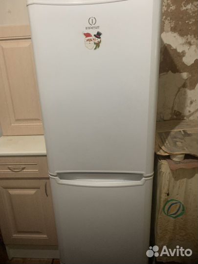 Холодильник indesit