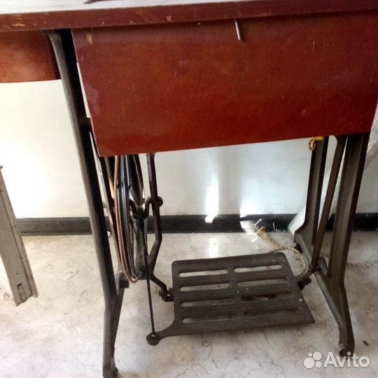 Швейная машина Подольск ножная