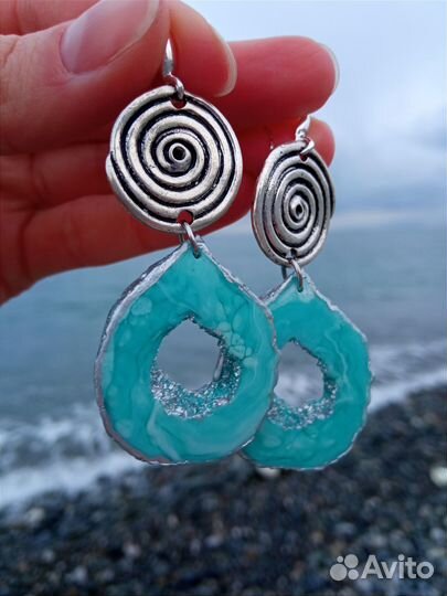 Серьги в виде среза камня (эпоксидная смола)