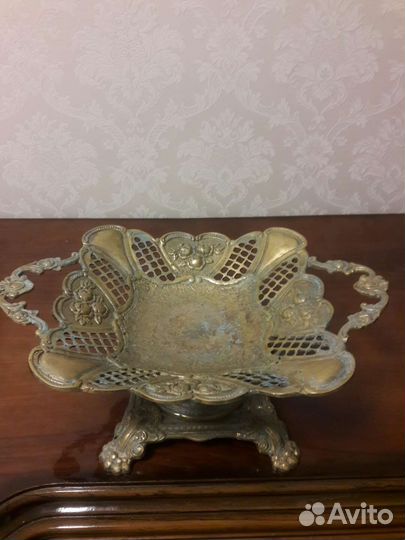 Бронзовая старинная ваза