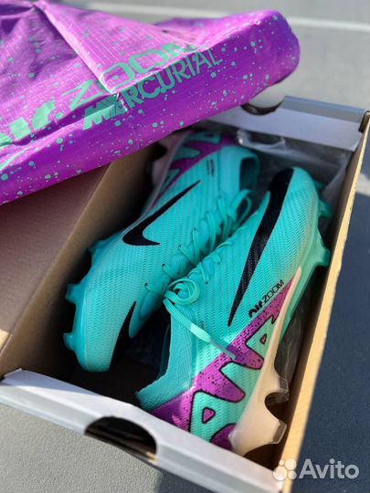 Футбольные бутсы Nike