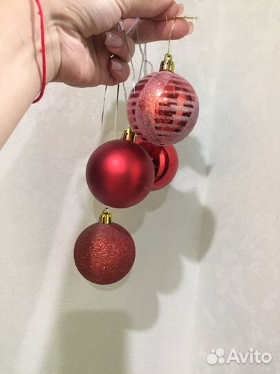 Елочные шары красные