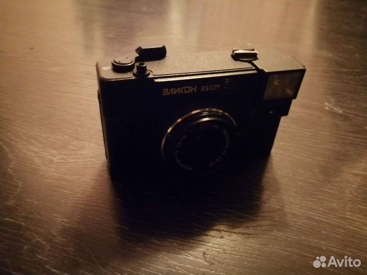 Плёночный фотоаппарат Эликон