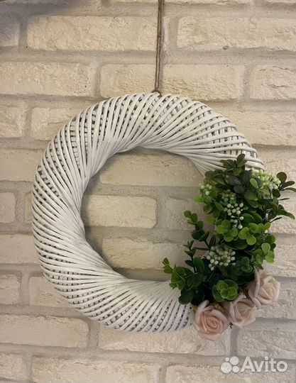 Весенний декоративный венок