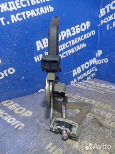 Ручник Hyundai I30 хэтчбек 2014