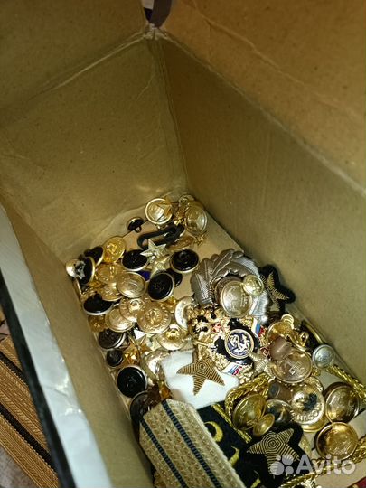 Пагоны и значки