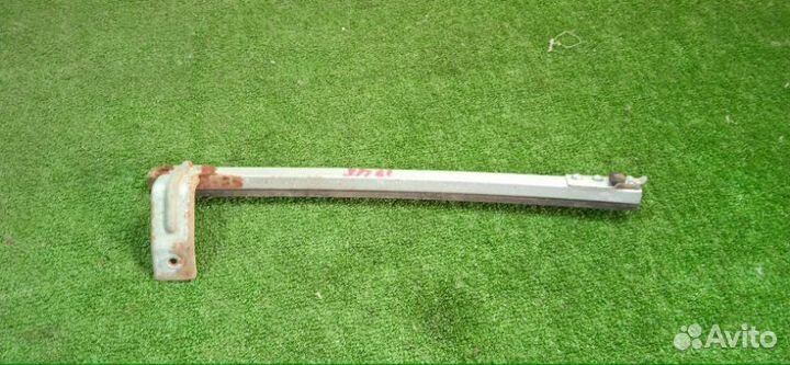 Направляющая стекла задняя правая Nissan Micra