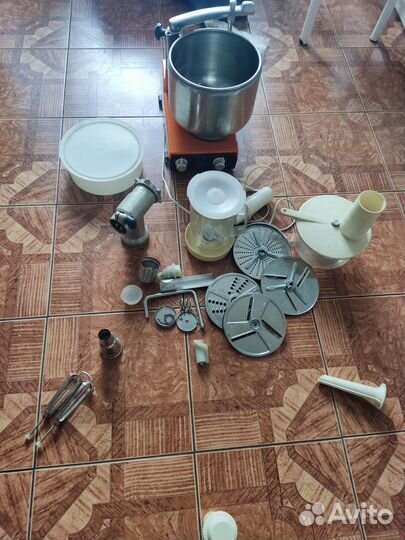 Кухонный комбайн белка