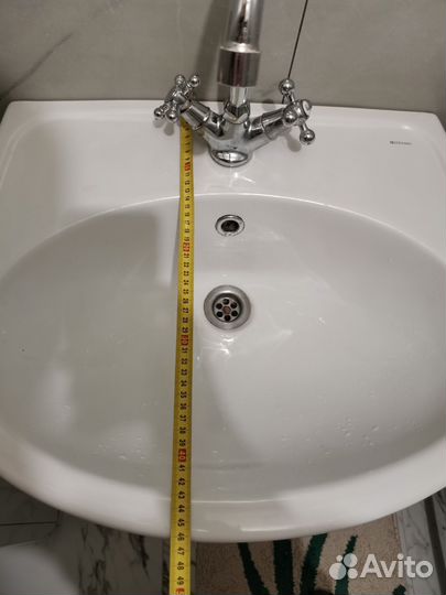 Раковина со смесителем