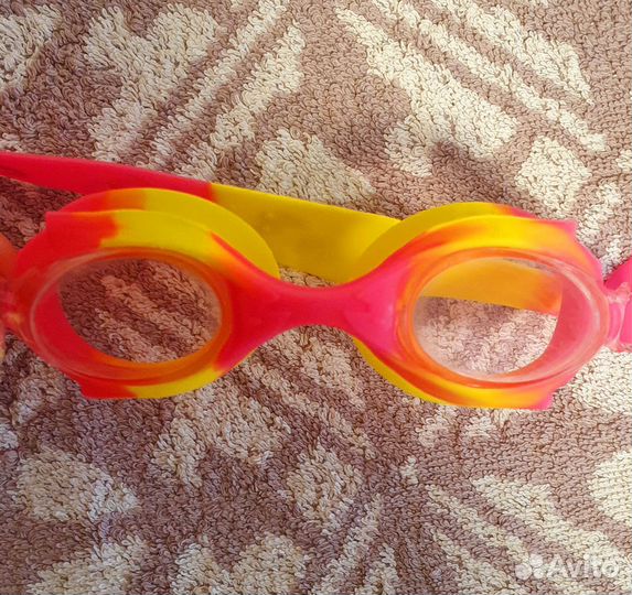 Очки для плавания