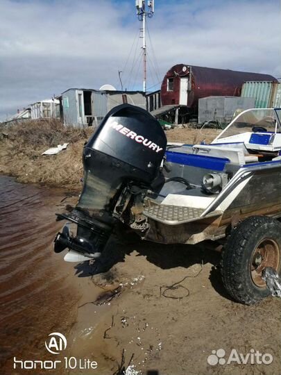 Продам лодку с мотором