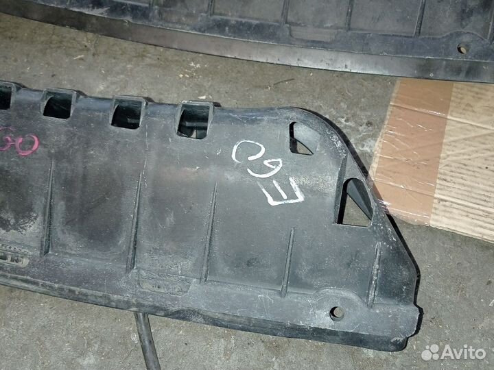 Кронштейн заднего бампера на BMW 5 E60