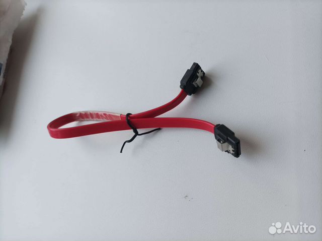 SATA кабель с фиксатором