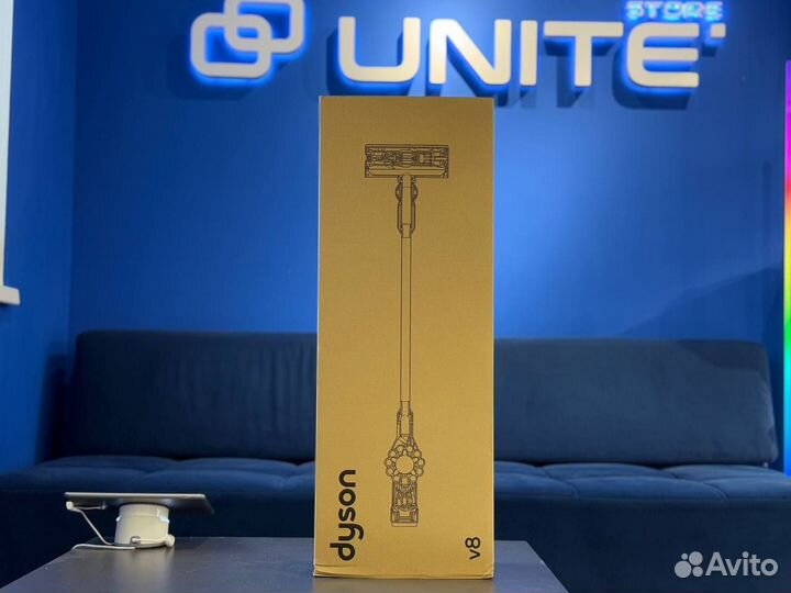 Вертикальный пылесос Dyson V8 (SV25)