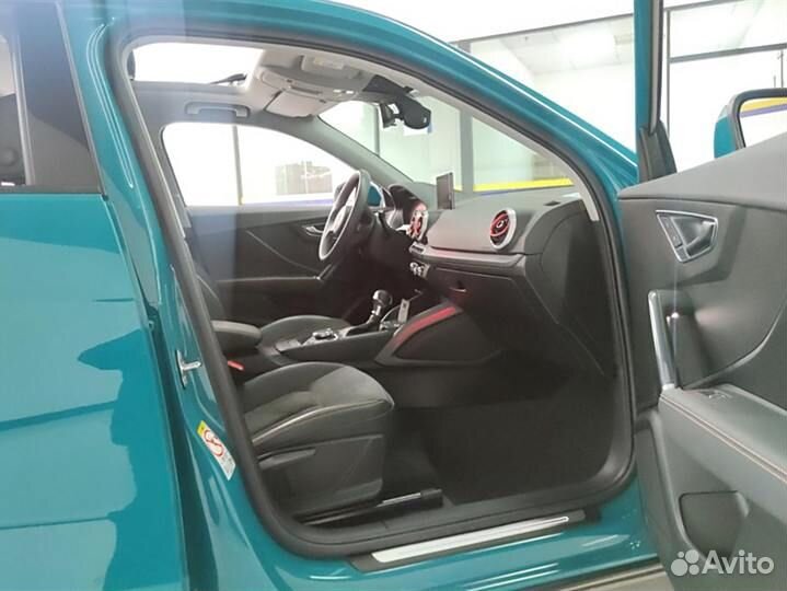 Audi Q2L e-tron 136 л.с. AT, 2022, 26 000 км