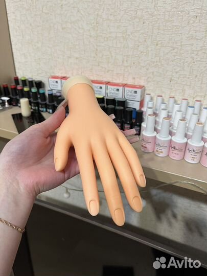 Тренировочная рука для маникюра