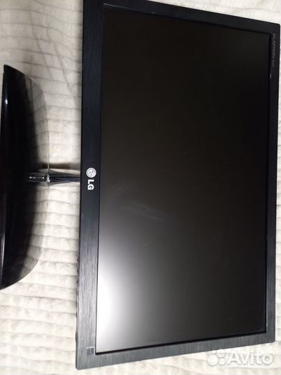 Монитор LG E2251S-BN