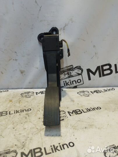 Педаль газа Mercedes Gl X164