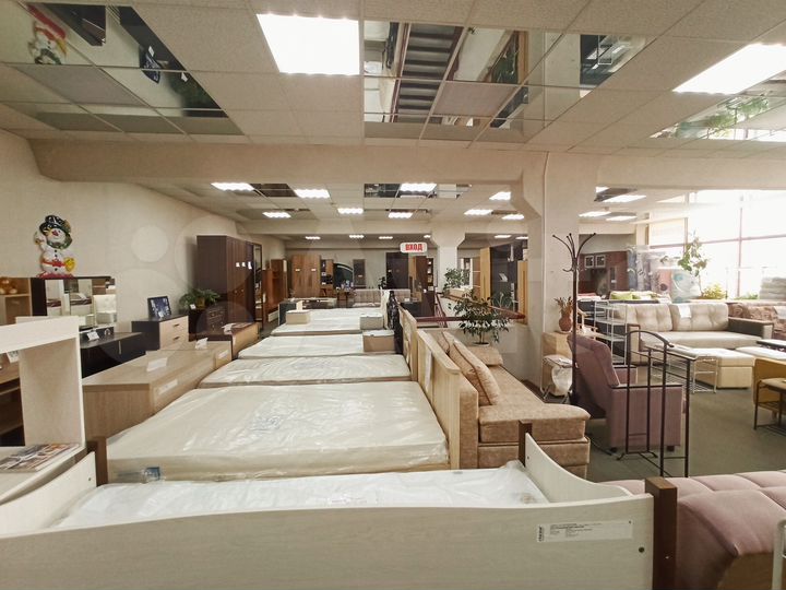 Торговый зал в географическом центре, 285 м²