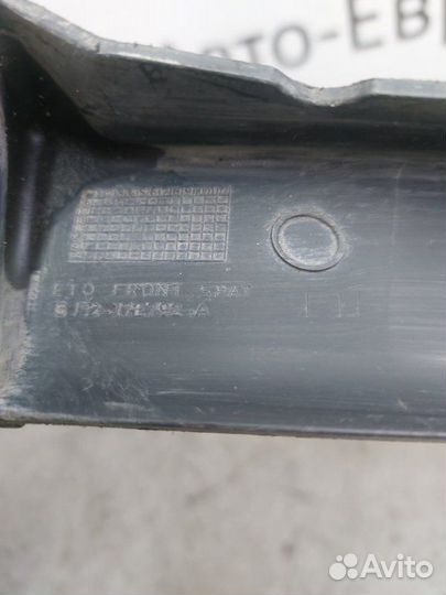 Брызговик передний левый Land Rover Range Rover