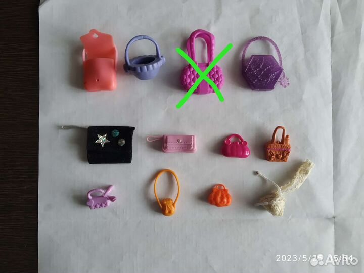 Аксессуары для разных кукол
