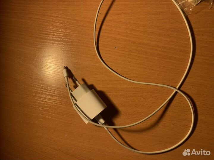 Оригинальная зарядка на iPhone