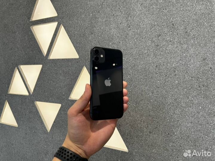 iPhone 11, 64 ГБ