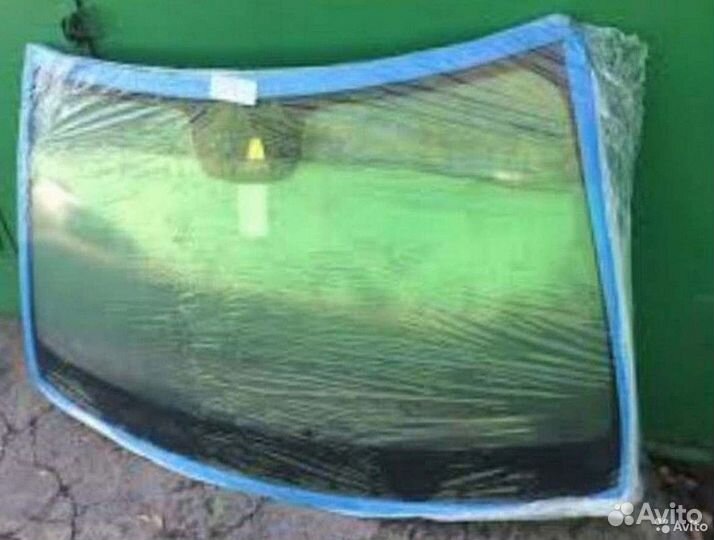 Лобовое стекло на Субару Форестер